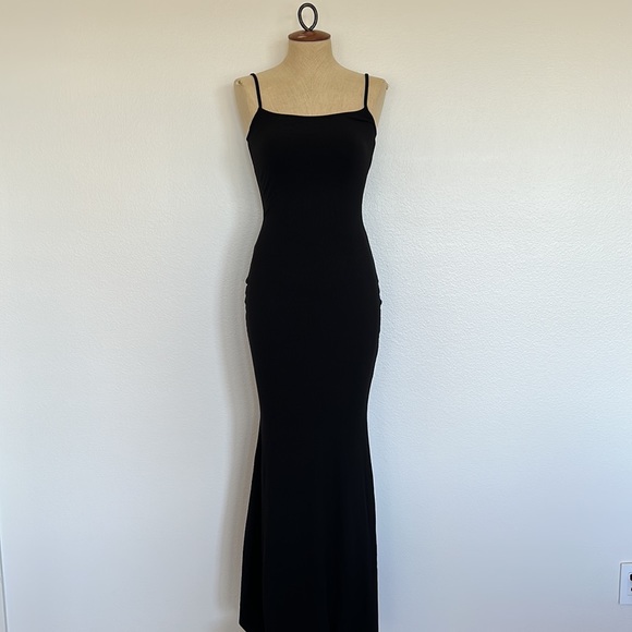 SKIMS Soft Lounge Long Slipdress Black - Picture 3 of 9